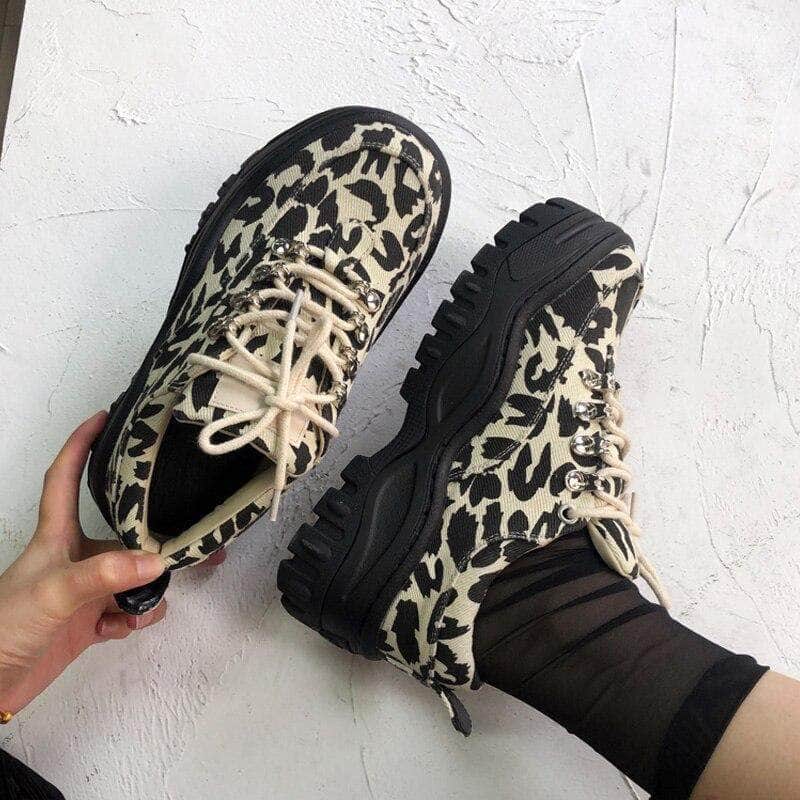 Thick-bottomed leopard print shoes