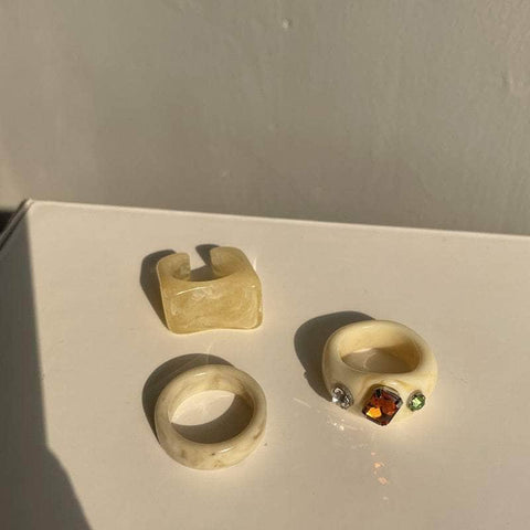 CHARMIEZZ Resin Acrylic Rings Set
