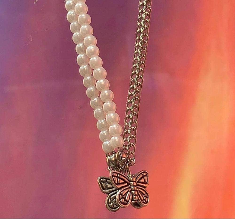 Butterfly Metal Pearl Irregular Pendant Necklace